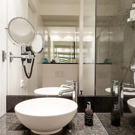 Otel One Muenchen-parkstadt Schwabing 3*